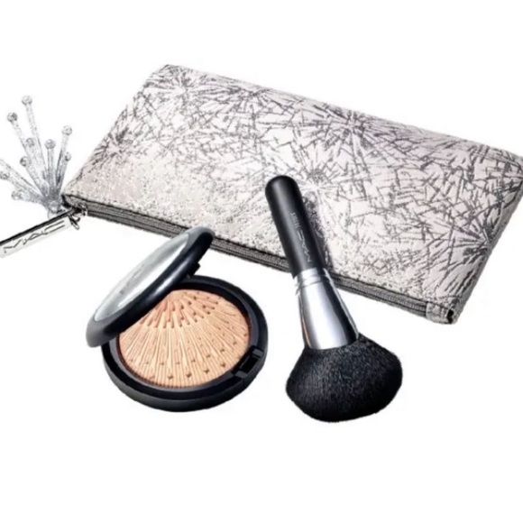 MAC Cosmetics Other - MAC FIRELIT KIT IN CHAMPAGNE